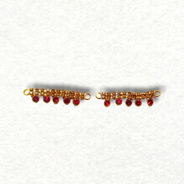 Metal payal with studs and decorative stones. Length: 1.5 Inches